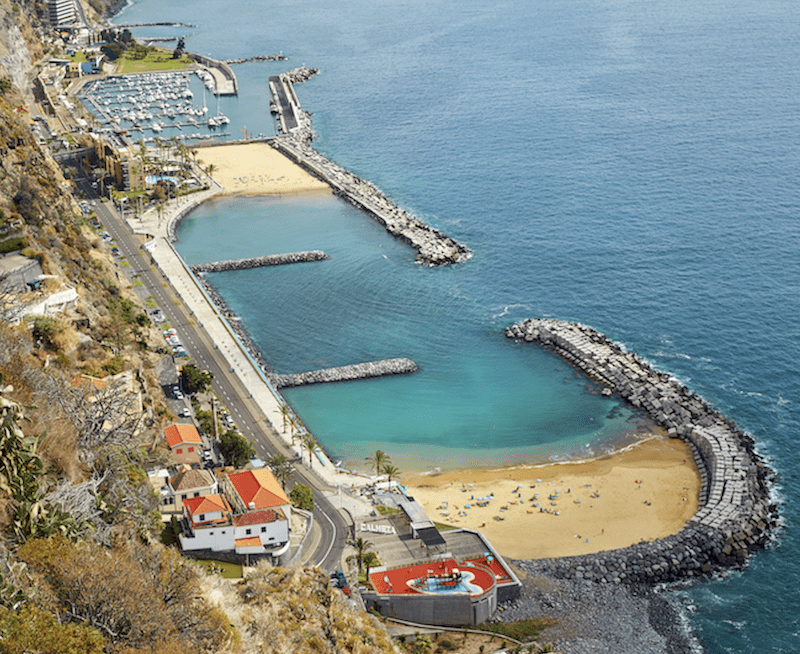 Strand på Madeira Calheta beach in madeira portugal